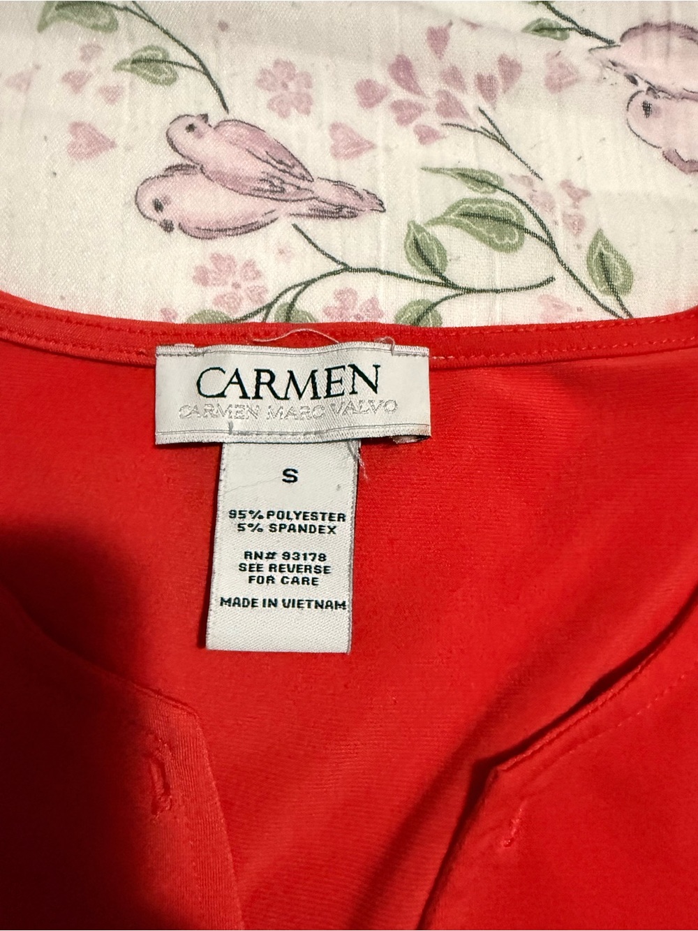 Carmen Marc Valvo Bright Red Short-Sleeve Notch-Neck Tee - Picture 2 of 3